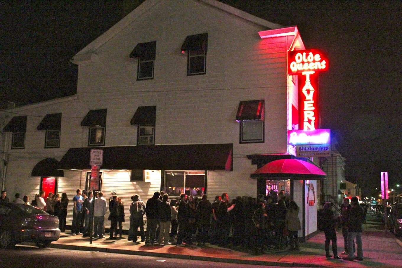 Olde Queens Tavern — the legendary college bar in New Brunswick, NJ since 1933